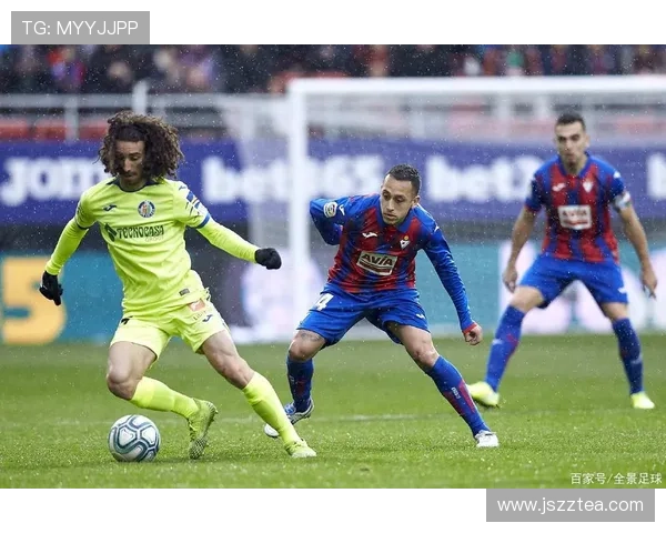 篮球赛季走势全景解析与冠军争夺格局前瞻观察及球队战术演变趋势研判 - 副本 (3) - 副本 - 副本