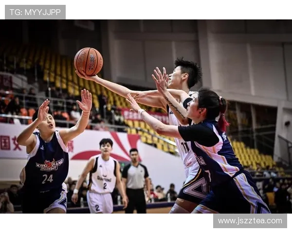 篮球赛场最后一秒压哨绝杀的激情与传奇瞬间背后的荣耀与梦想故事 - 副本 - 副本 - 副本 (3)